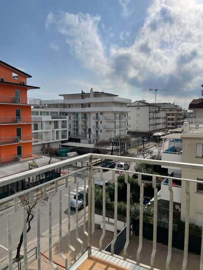 Condominio Michelangelo-Solo Per Famiglie- Walterigato Apartments Лідо-ді-Єзоло Екстер'єр фото