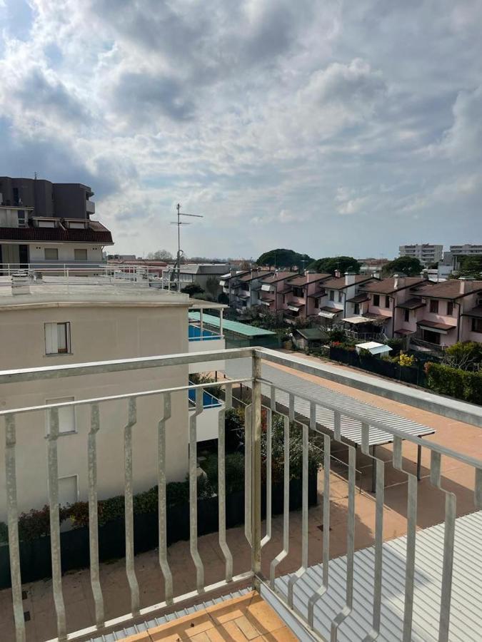 Condominio Michelangelo-Solo Per Famiglie- Walterigato Apartments Лідо-ді-Єзоло Екстер'єр фото